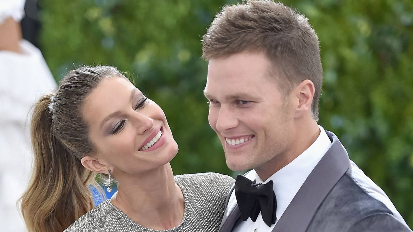 Tom Brady & Gisele Bündchen Took Their Kids To Disneyland To Celebrate