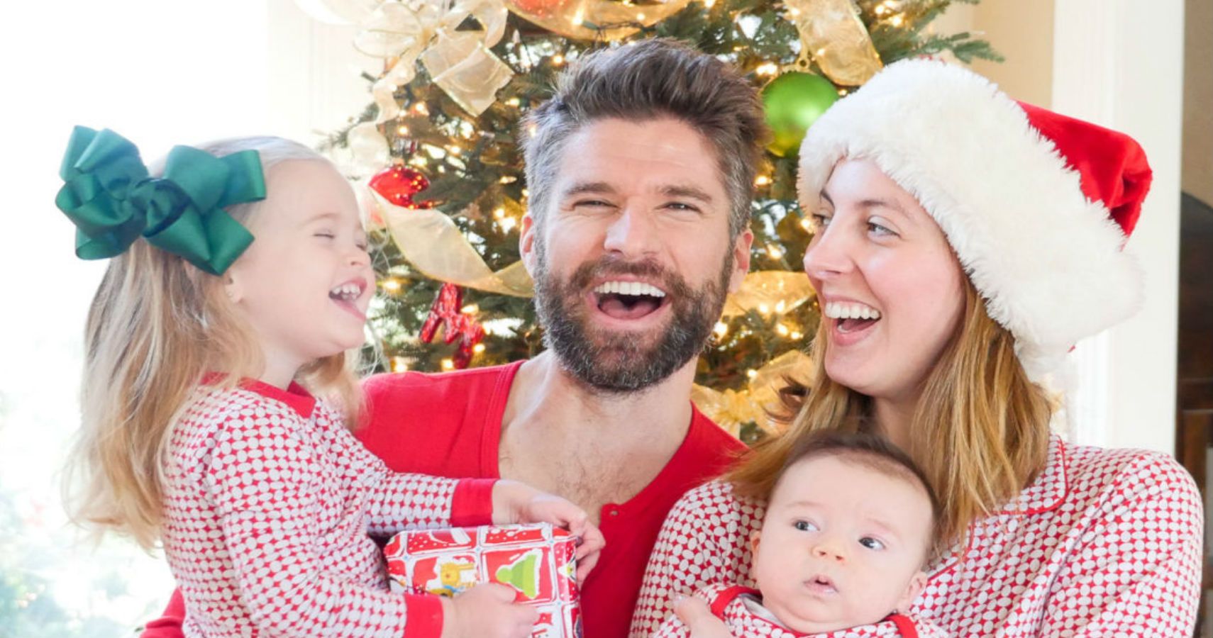Eva Amurri & Kyle Martino Spend Christmas Together With Kids Despite