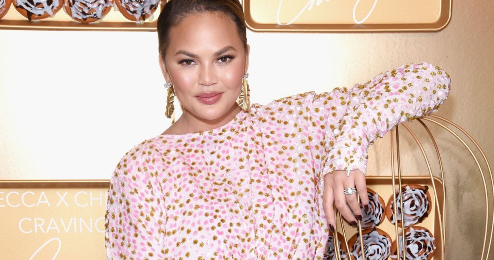 Chrissy Teigen Responds To Criticism For Dressing Her Son In A Gucci(02)