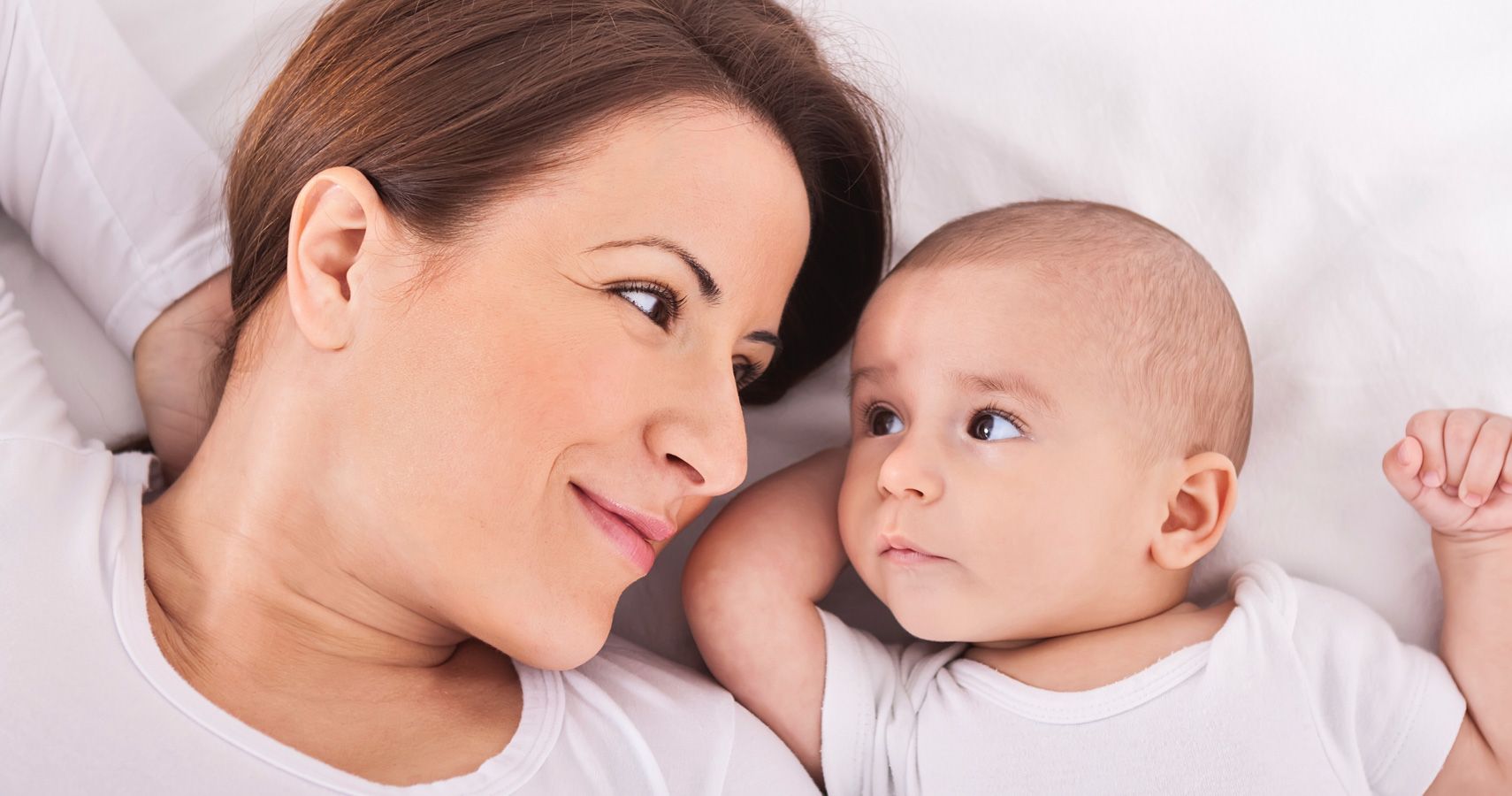 if-babies-like-staring-at-you-science-says-it-s-because-you-re-gorgeous