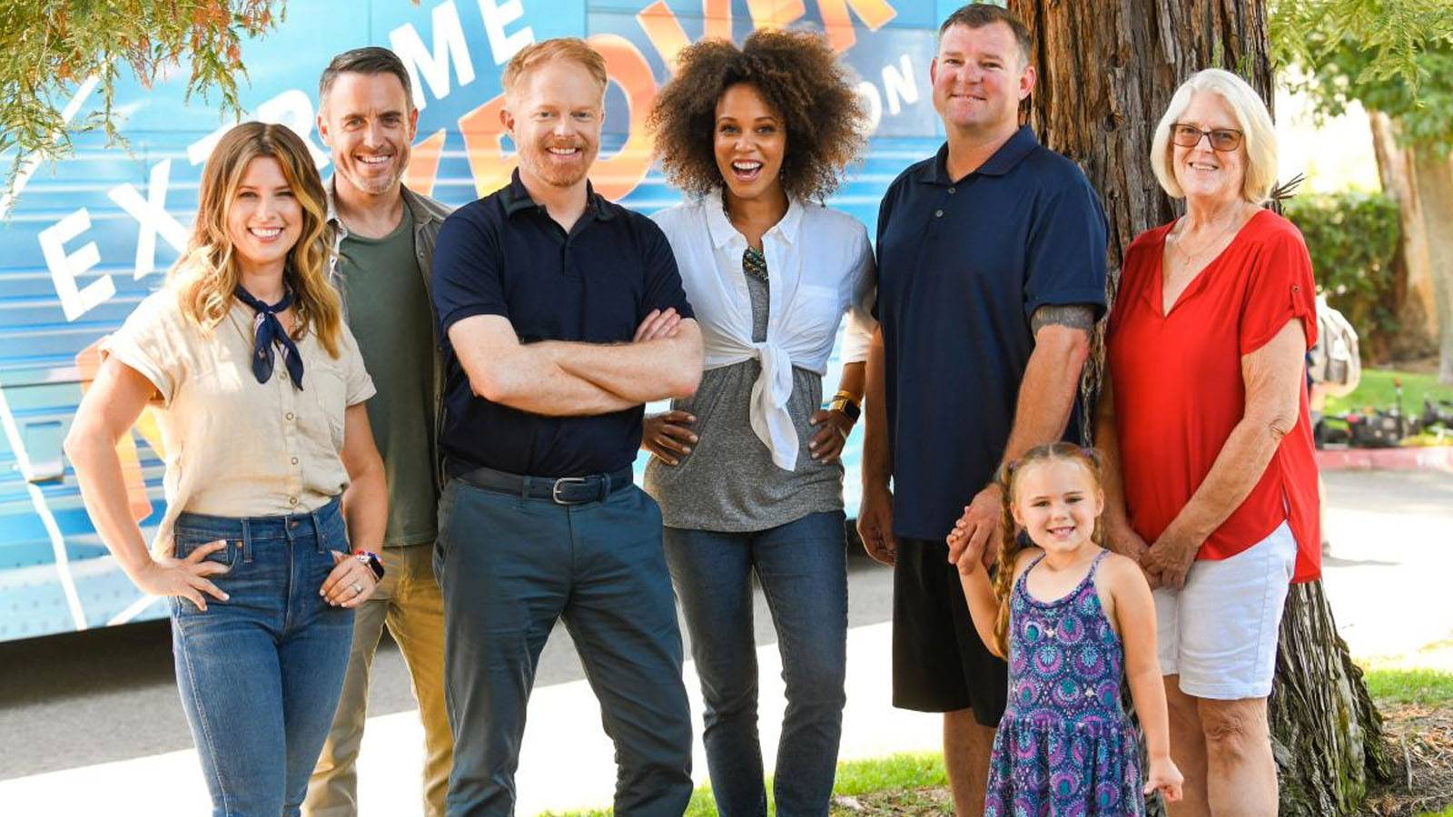 Jesse Tyler Ferguson Divulges The "Huge" Baby Shower Gift He Received(01)