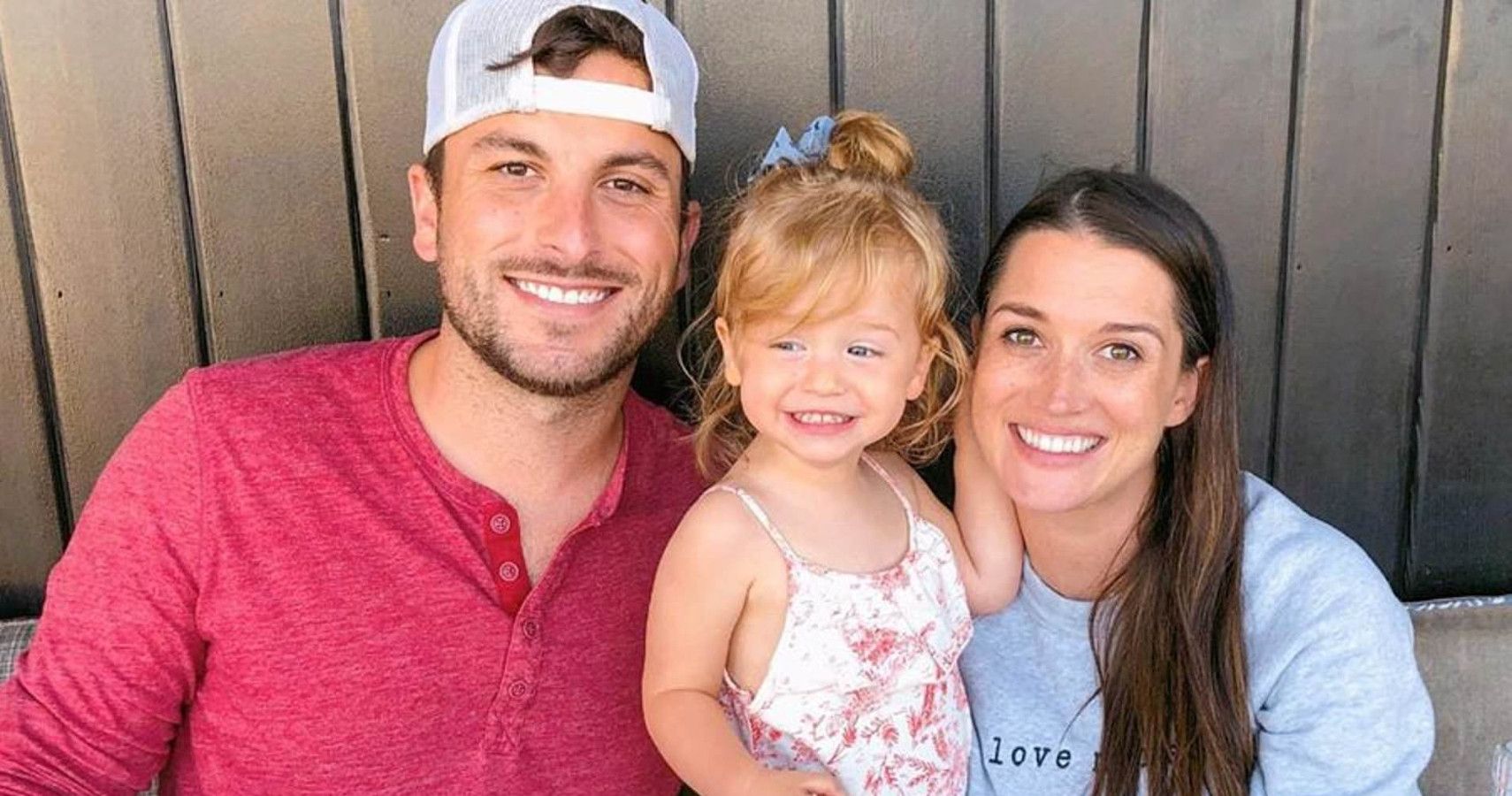 ‘Bachelor’ Alum Jade Roper Tolbert Responds To Online Hater Who Called(02)