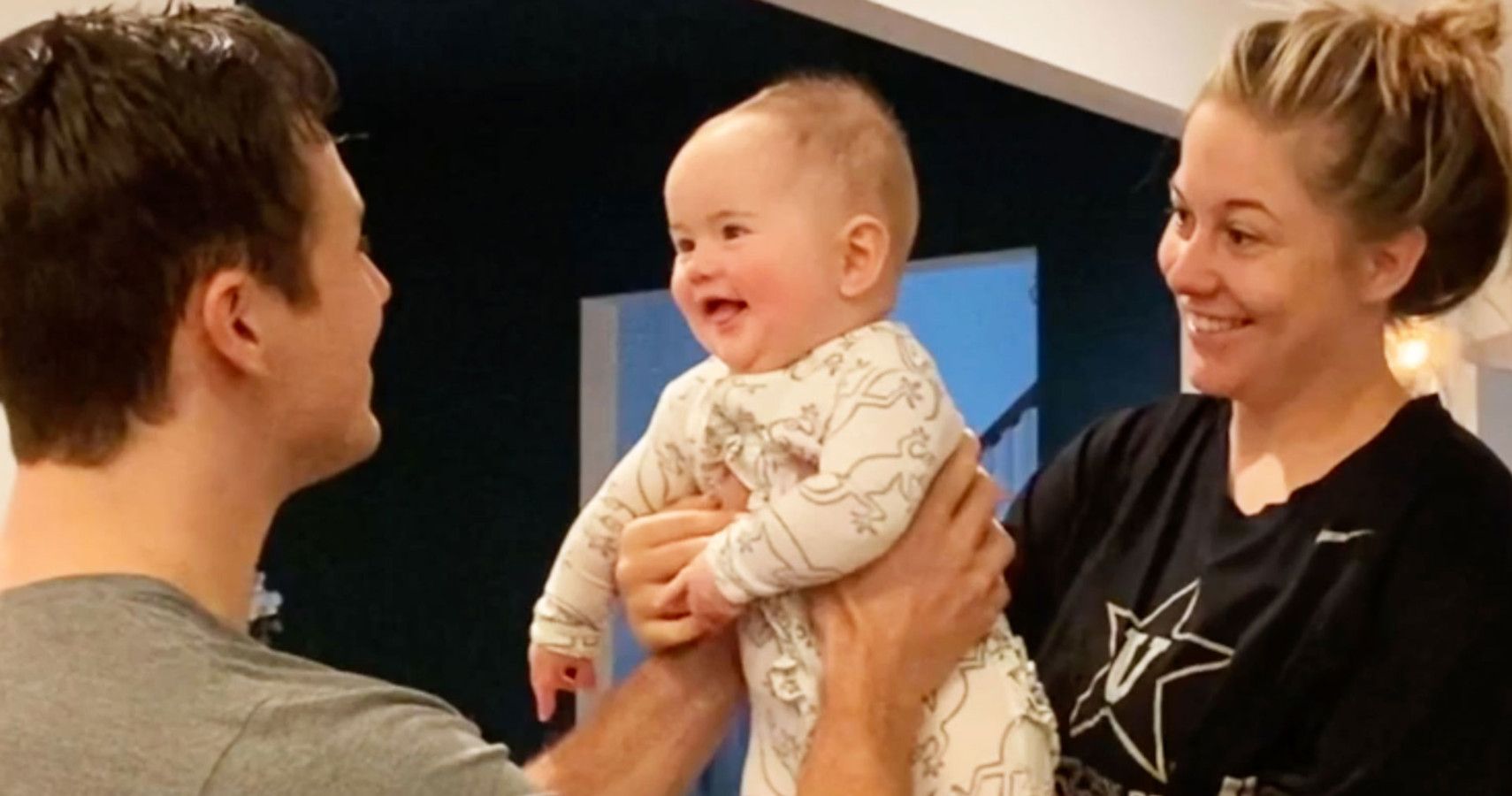 Video Shawn Johnson's Baby Girl Confused By Dad Andrew East's Quarantine Haircut