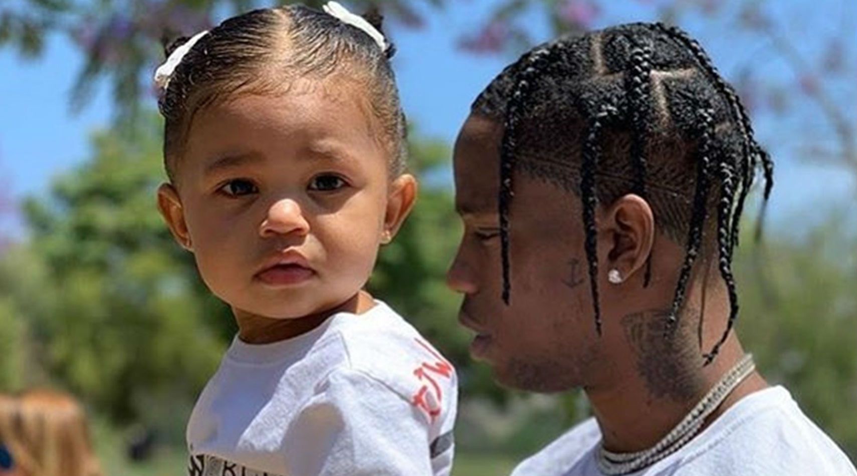 Travis Scott & 2-Year-Old Daughter Stormi Had A Cute Poolside Daddy ...