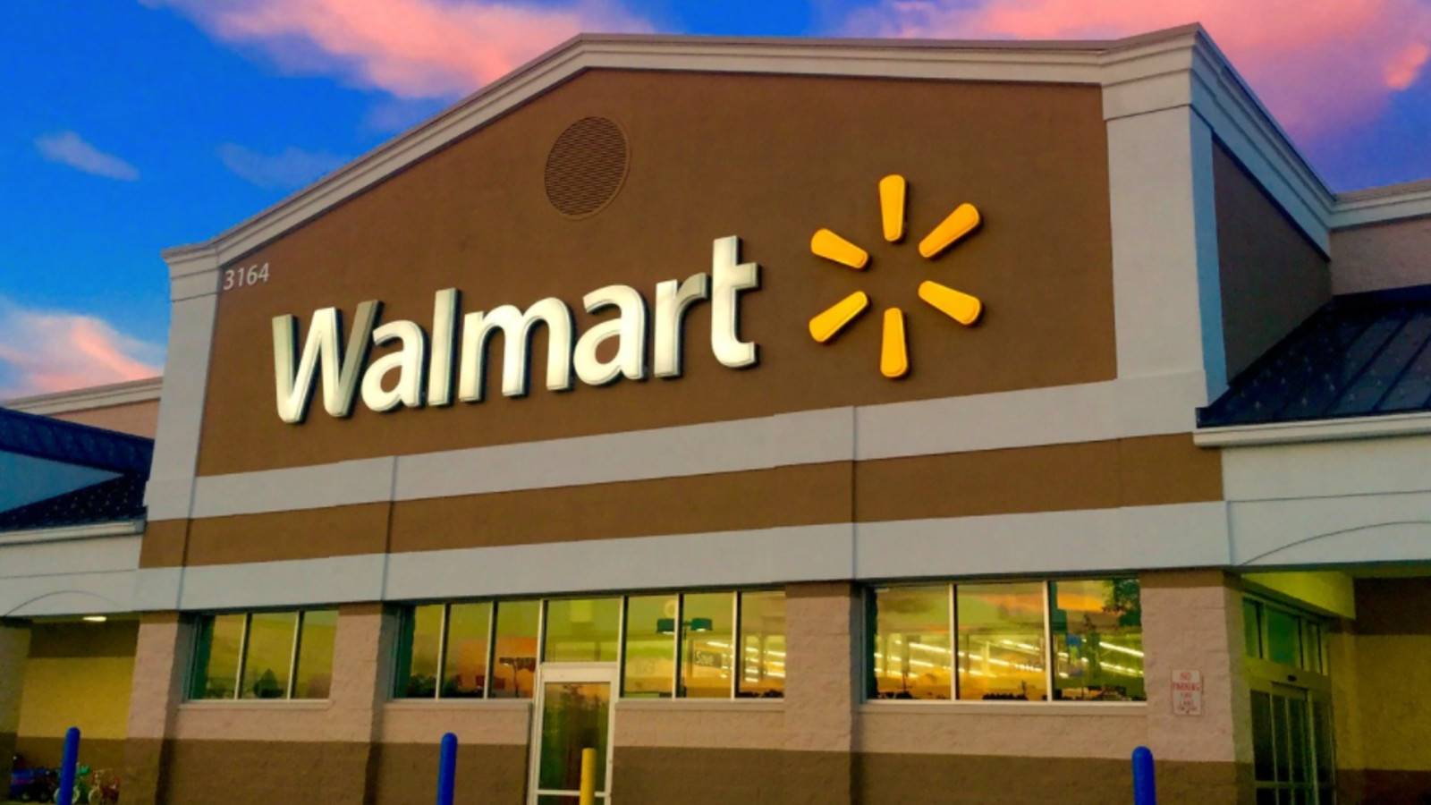 Nimble Toddler Escapes Hot Minivan While Mom Shops In Walmart