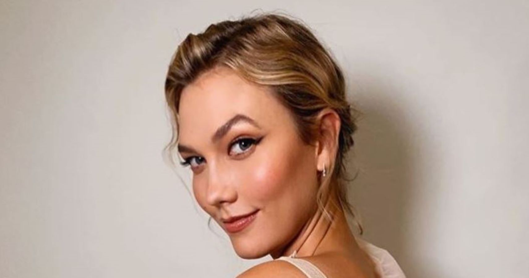 Karlie Kloss Expecting First Child With Husband Joshua Kushner
