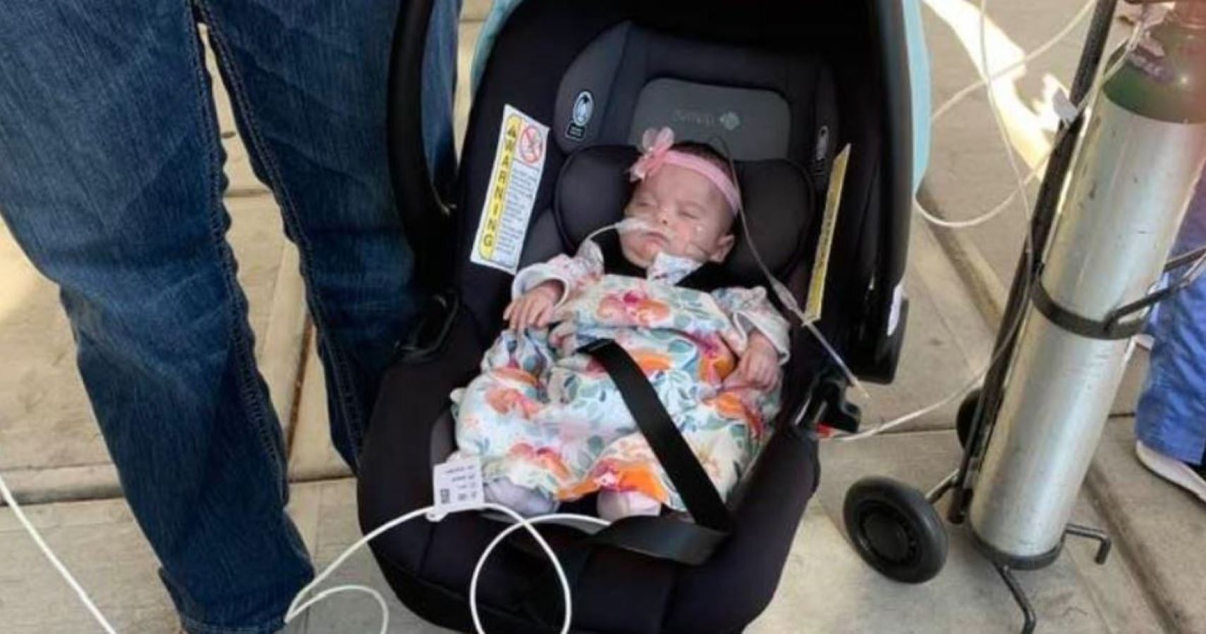 ‘Miracle’ Micro-Preemie Born Weighing Less Than 1 Lb. Goes Home 4 Months Later