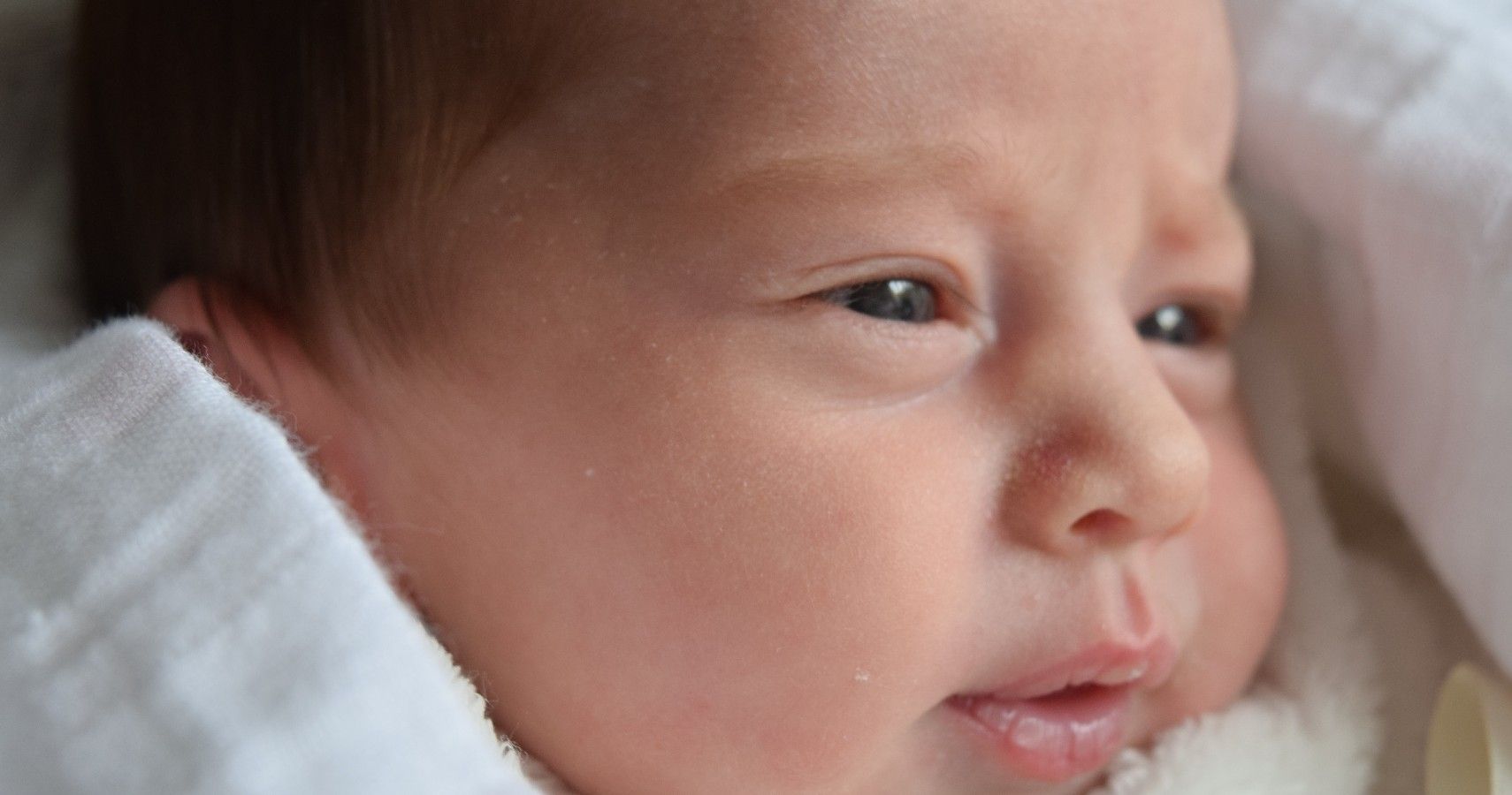 The Safest Way To Give A Sponge Bath To Your Newborn