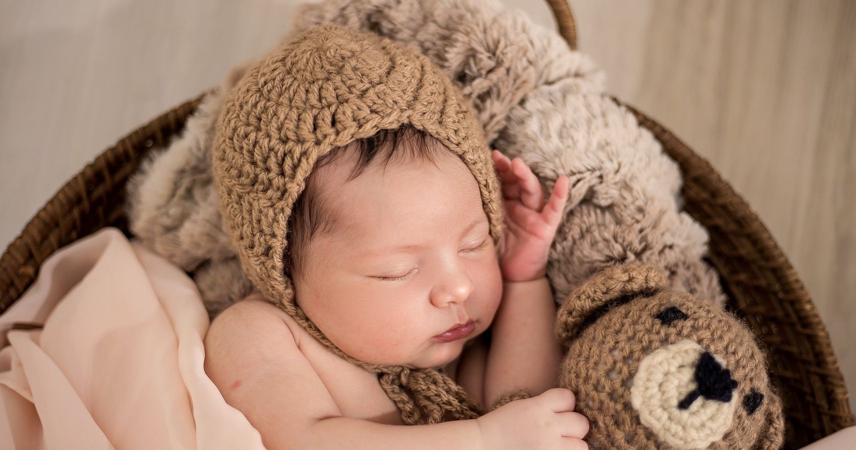 Newborn sleep patterns: how to reverse sleep schedule