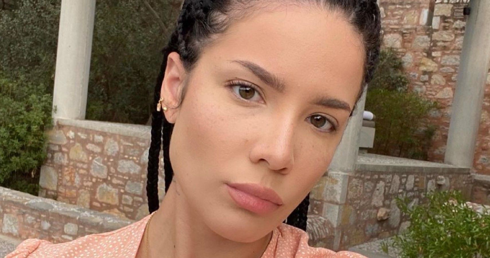 Halsey Says She "Tried Very Hard" To Successfully Pregnant