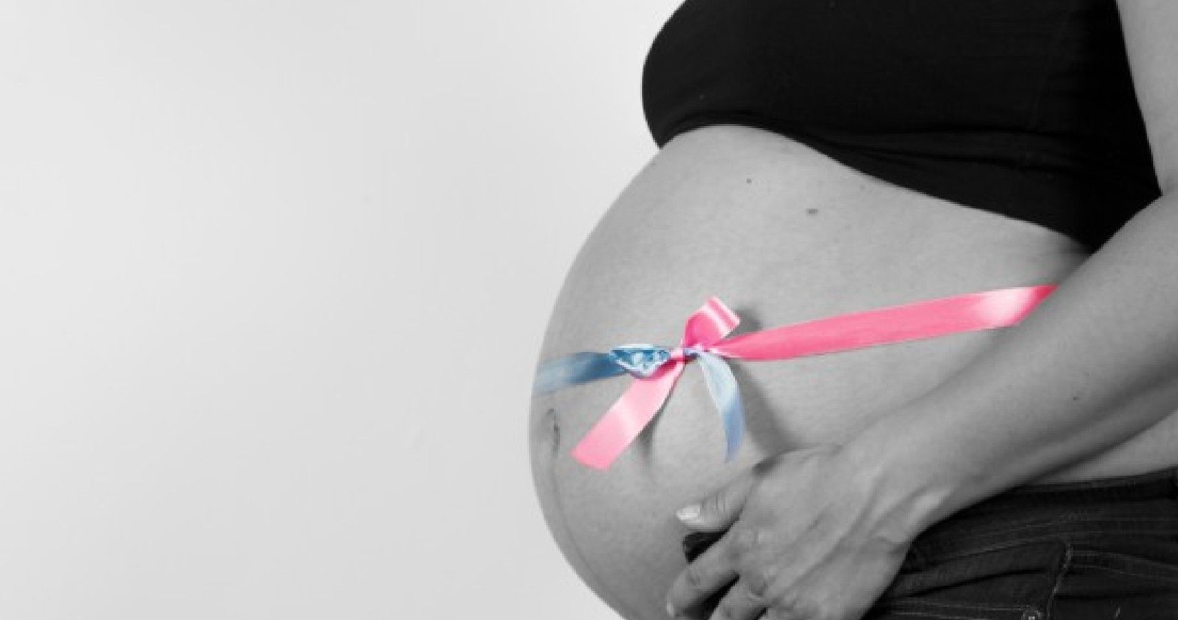 Bachelor Alum Lauren Schleyer Reveals Pregnancy Right Before Due Date