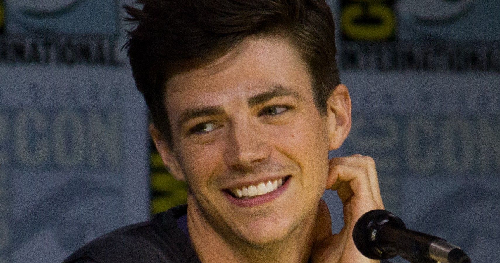 'The Flash' Star Grant Gustin & Wife LA Thoma Welcome Baby Girl