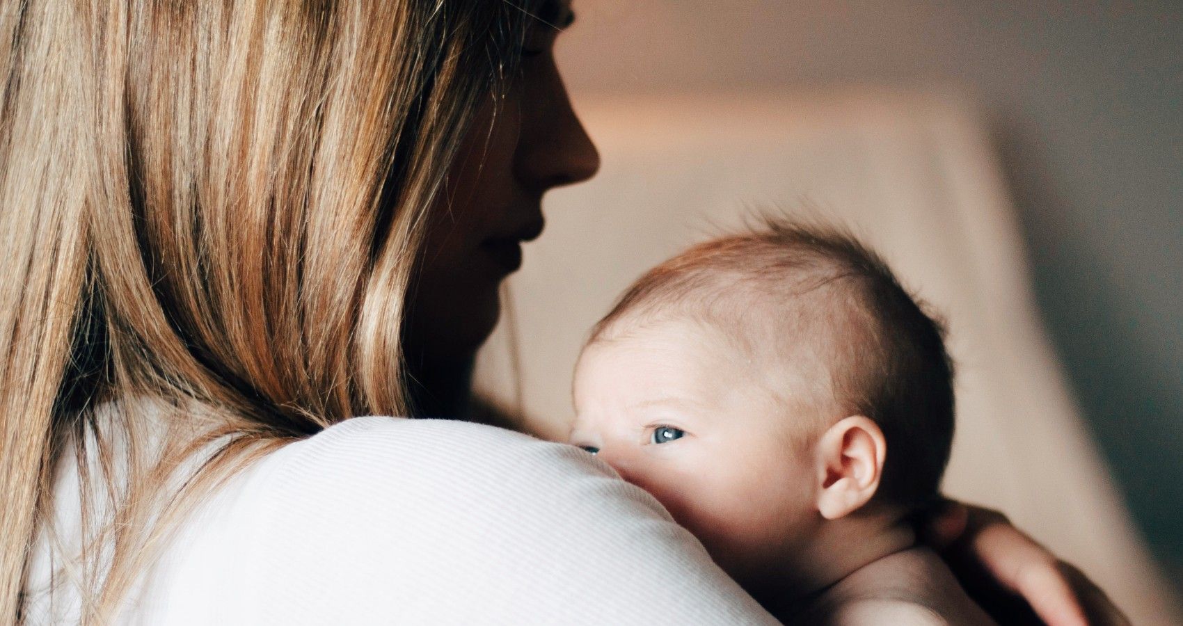 Babies More Likely To Accept A Stranger When They Can Still Smell Their Mother, Study Finds