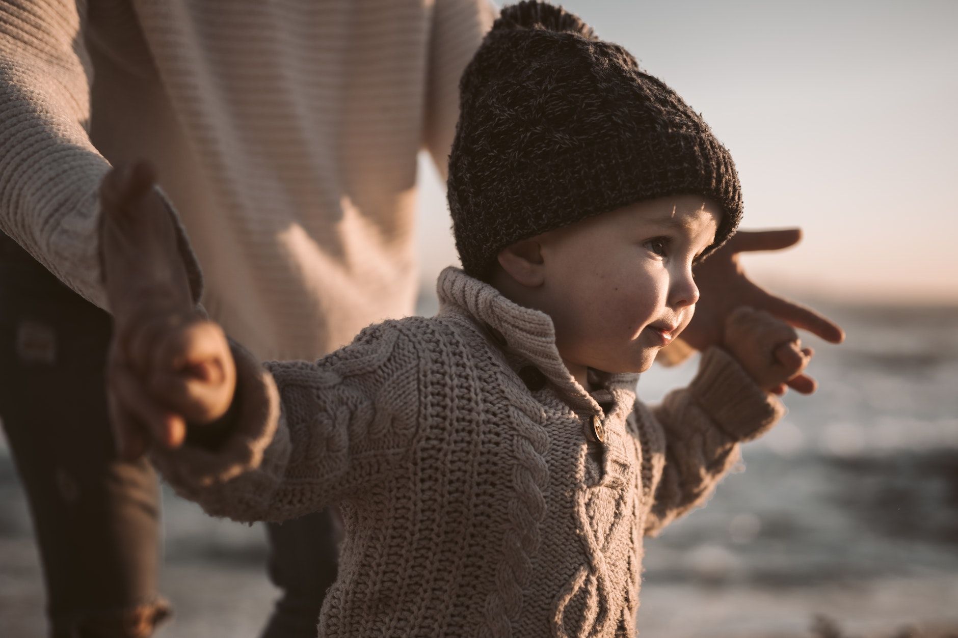 pexels-taryn-elliott-3889794